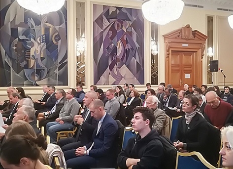 Поглед към публиката