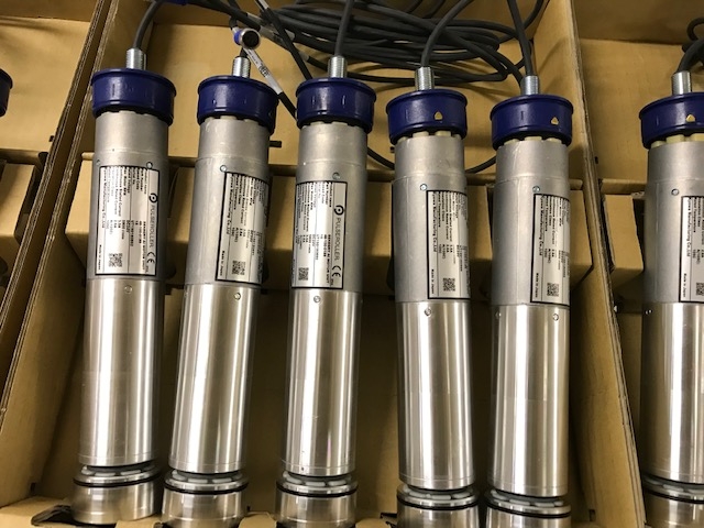 日本から輸送されたモーター部品