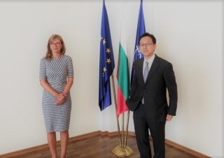 Amb with the foreign minister