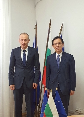 Minister Valchev and Ambassador Narahira