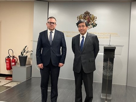 鷲見大使によるバルバロフ経産副大臣表敬